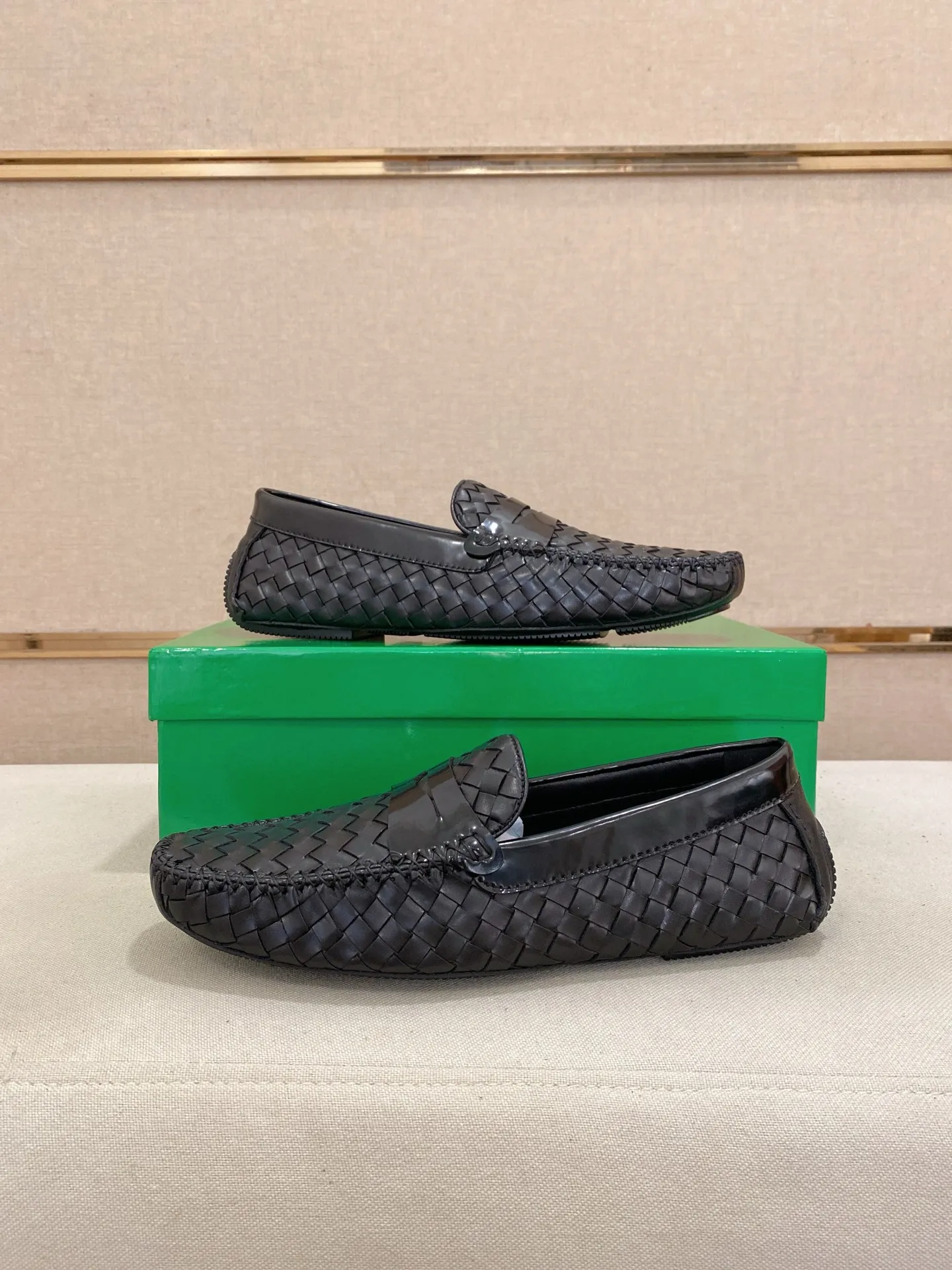 Men's Men's Shoes💰 420💰 (Niu Li + Niu Pad) [BV] The latest hot style‼ ️Casual men's shoes, uppers imported first-layer cowhide ➕Full imported cowhide lining✔️Exquisite workmanship, excellent foot feel, special rubber soles✔️, cool and fashionable, the latest fashion, fashionable outsole, hurry up. Code number: 38-44 (can be customized to 37.45, non-refundable)